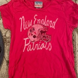 Girls M (10-12) New England Patriots tshirt